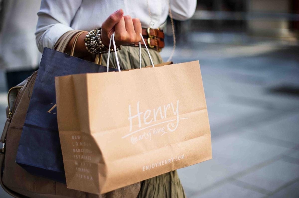 Shopper carrying bags